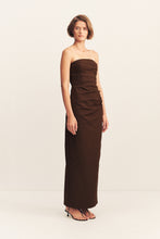 Load image into Gallery viewer, STRAPLESS DRAPED MAXI DRESS