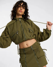 Load image into Gallery viewer, DRIFT CROPPED BUBBLE HEM JACKET