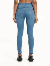 Load image into Gallery viewer, CULT SKINNY LIBERATED