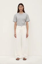 Load image into Gallery viewer, LOW CURVE MID RISE JEAN