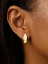 Load image into Gallery viewer, ULRIKA HUGGIES GOLD