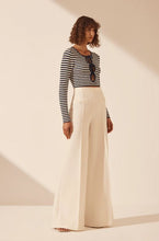 Load image into Gallery viewer, OCEANE LONG SLEEVE KEYHOLE TOP