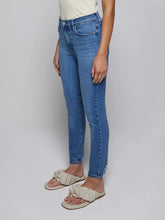 Load image into Gallery viewer, CULT SKINNY ANKLE PLEASING