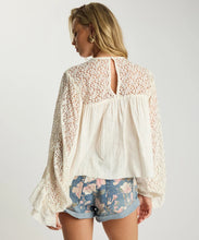 Load image into Gallery viewer, WILLOW HAVEN BLOUSE
