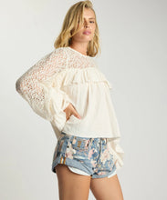 Load image into Gallery viewer, WILLOW HAVEN BLOUSE
