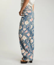 Load image into Gallery viewer, LOVELORN STRAIGHT LEG JEANS

