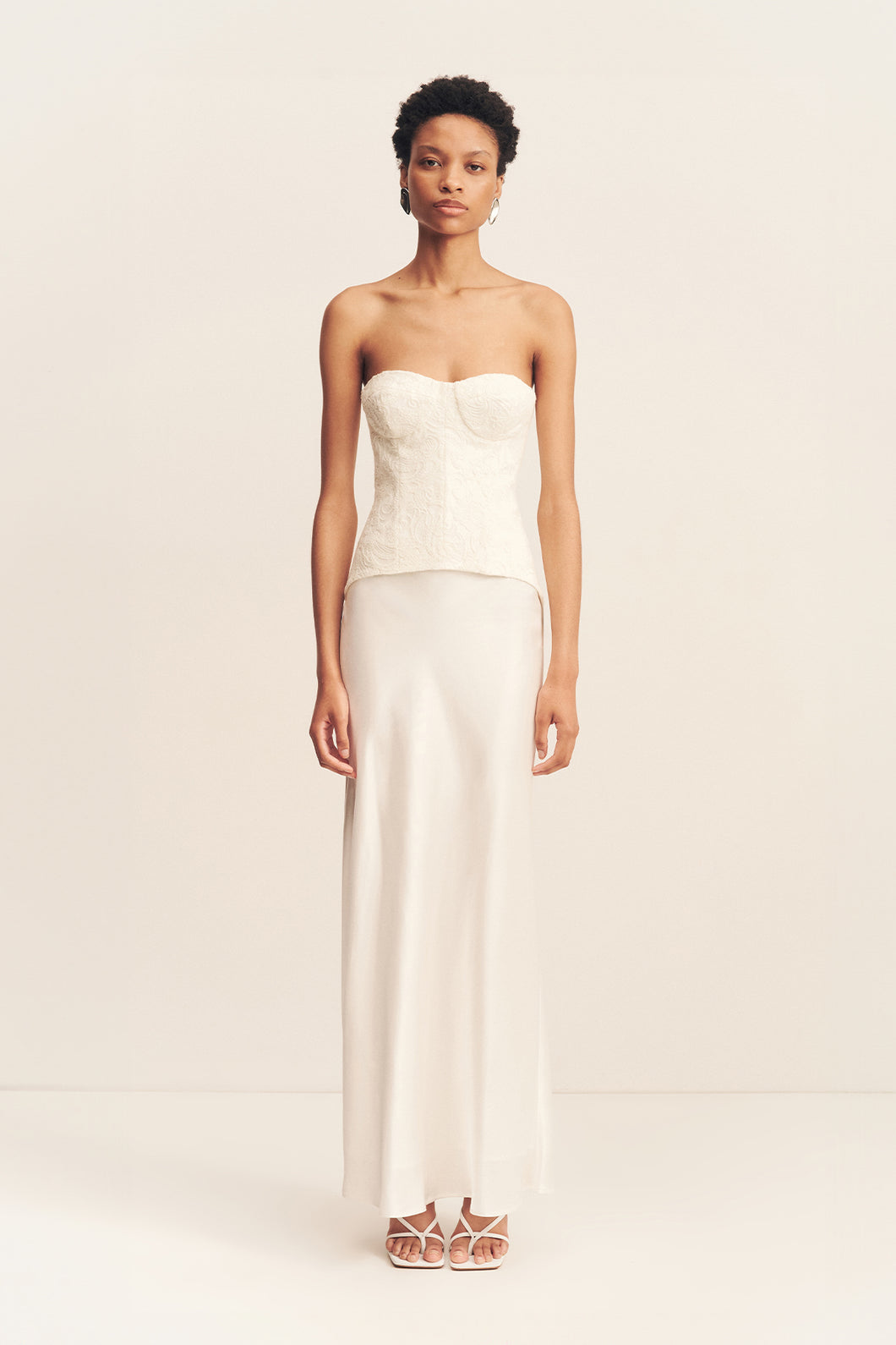 LUMINOUS LACE STRAPLESS BUSTIER