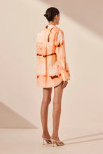 Load image into Gallery viewer, LARISSA CURVED HEM SHIRT
