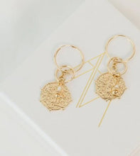 Load image into Gallery viewer, ARGO FRESHWATER PEARL EARRINGS GOLD
