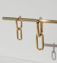 Load image into Gallery viewer, CELINE EARRINGS GRANDE GOLD
