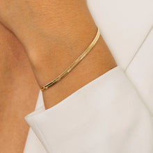 Load image into Gallery viewer, CELINE BRACELET GOLD
