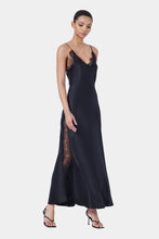 Load image into Gallery viewer, CASCADING LACE MAXI DRESS
