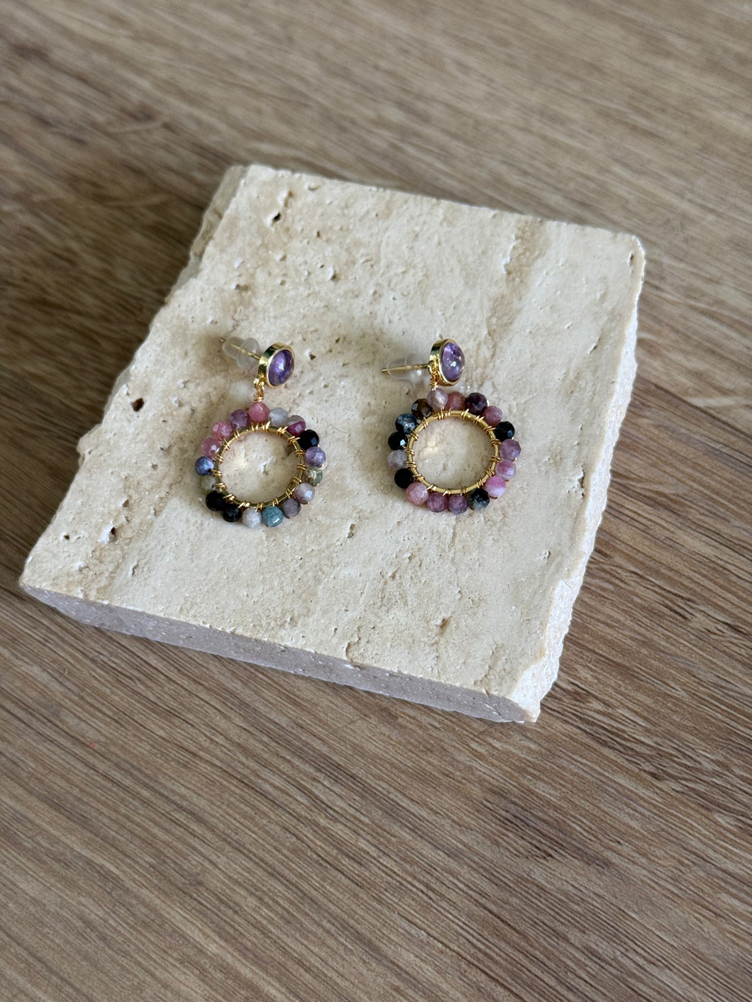 GEMSTONE CIRCLE DROP