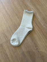 Load image into Gallery viewer, FRILL RIBBED SOCK
