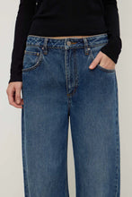 Load image into Gallery viewer, LOW CURVE MID RISE JEAN
