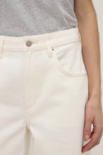 Load image into Gallery viewer, LOW CURVE MID RISE JEAN
