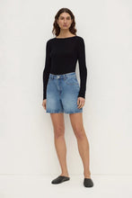 Load image into Gallery viewer, MID RISE DENIM SHORT
