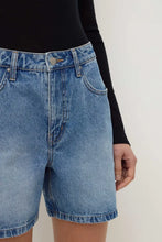 Load image into Gallery viewer, MID RISE DENIM SHORT
