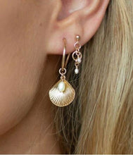 Load image into Gallery viewer, PETA FRESHWATER EARRINGS
