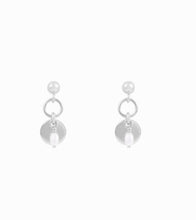 Load image into Gallery viewer, SIA FRESHWATER PEARL EARRINGS SILVER
