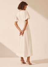 Load image into Gallery viewer, BLANC KEYHOLE MIDI DRESS
