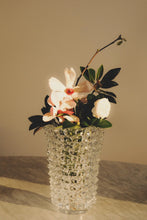 Load image into Gallery viewer, NOTEVOLE VASE IN CLEAR
