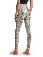 Load image into Gallery viewer, FAUX LEATHER LEGGING SNAKE
