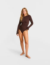 Load image into Gallery viewer, BALLET CREW NECK T/HOLES
