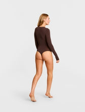 Load image into Gallery viewer, BALLET CREW NECK T/HOLES
