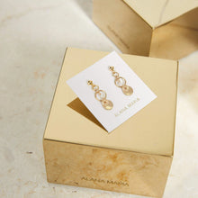 Load image into Gallery viewer, TILLY FRESHWATER PEARL EARRINGS
