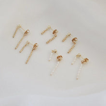 Load image into Gallery viewer, AIMEE FRESH WATER PEARL EARRINGS GOLD
