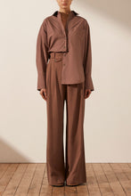 Load image into Gallery viewer, ISABELLA OVERSIZED WIDE CUFF SHIRT

