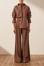 Load image into Gallery viewer, ISABELLA OVERSIZED WIDE CUFF SHIRT
